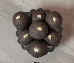 Karuppu Kavuni Rice Ghee Laddu